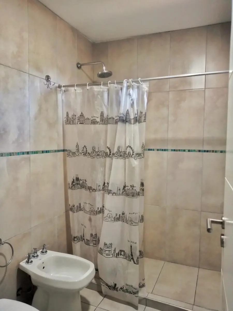 Baño completo con antebaño